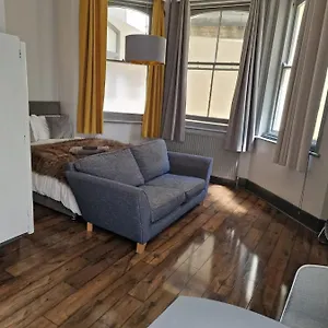 1 Comfortable Studio Brighton